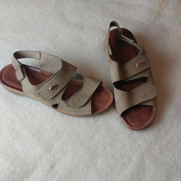 fly flot wedge sandals